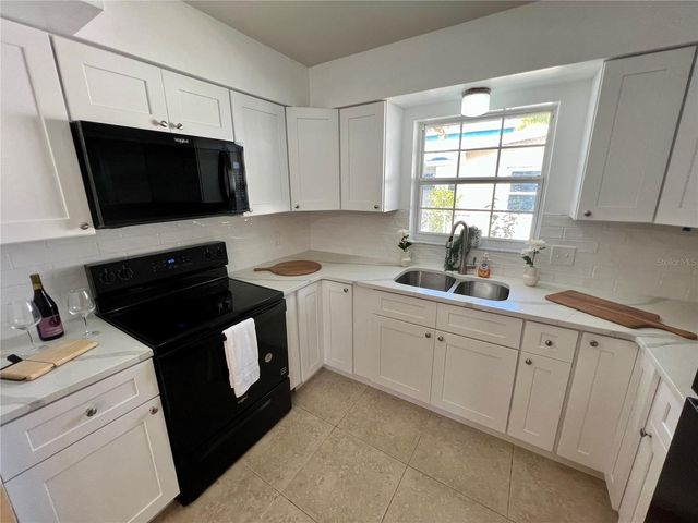 11315 3RD STREET E, Treasure Island, FL 33706