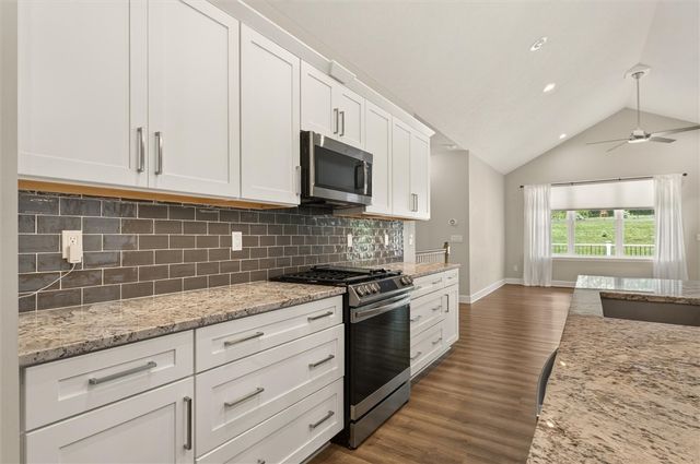 57 Thompson Ln, Canandaigua City, NY 14424