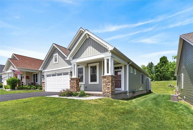 57 Thompson Ln, Canandaigua City, NY 14424