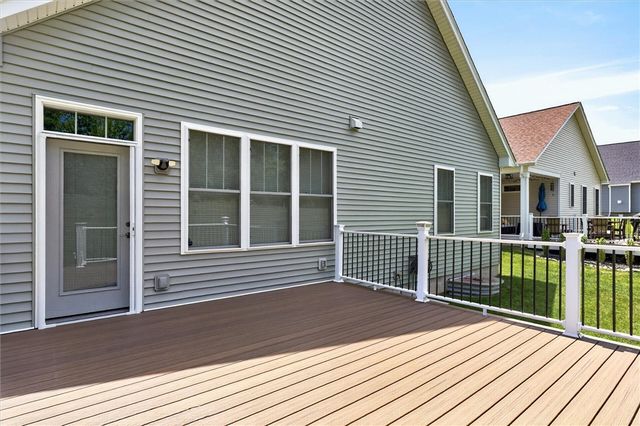 57 Thompson Ln, Canandaigua City, NY 14424