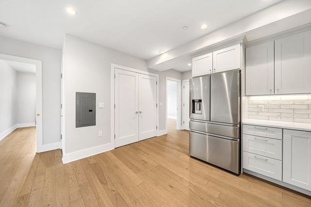 11 Oak Grove Ter 402, Quincy, MA 02169
