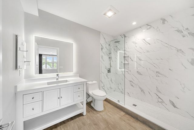 11 Oak Grove Ter 402, Quincy, MA 02169
