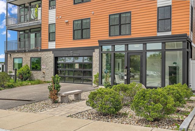 11 Oak Grove Ter 402, Quincy, MA 02169