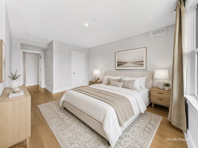 11 Oak Grove Ter 402, Quincy, MA 02169