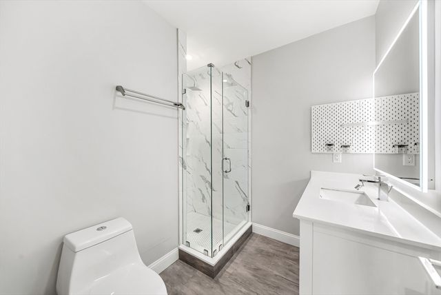 11 Oak Grove Ter 402, Quincy, MA 02169