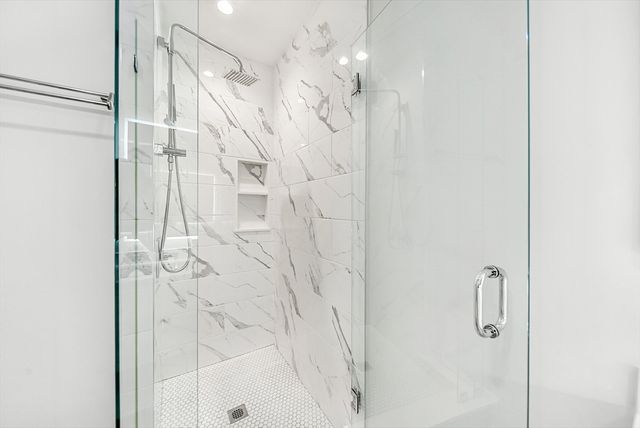 11 Oak Grove Ter 402, Quincy, MA 02169