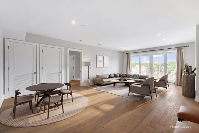 11 Oak Grove Ter 402, Quincy, MA 02169