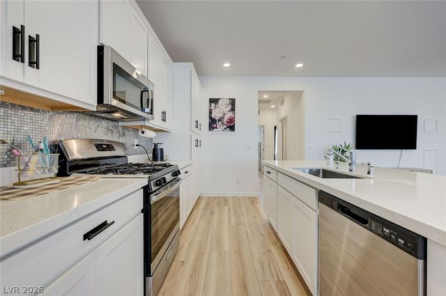 236 Walsh Peak Avenue, Henderson, NV 89015