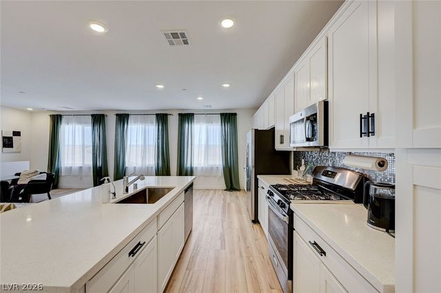 236 Walsh Peak Avenue, Henderson, NV 89015