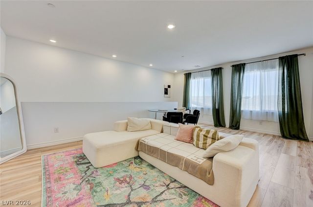 236 Walsh Peak Avenue, Henderson, NV 89015