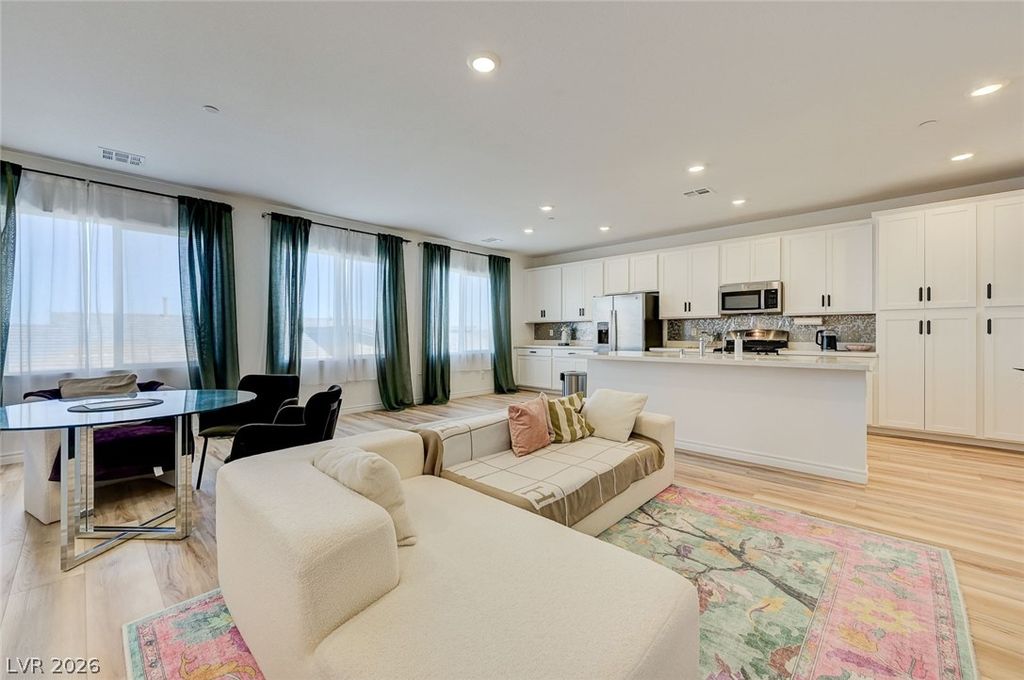 236 Walsh Peak Avenue, Henderson, NV 89015