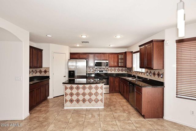 6611 S 43RD Drive, Laveen, AZ 85339
