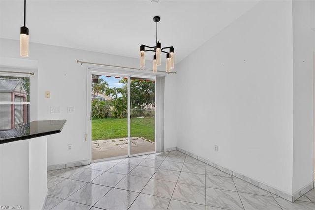 827 SW 29th TER, Cape Coral, FL 33914