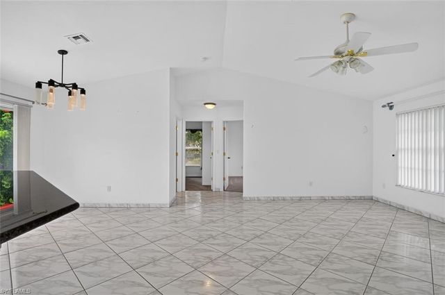 827 SW 29th TER, Cape Coral, FL 33914