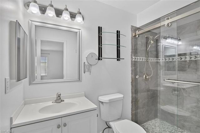 827 SW 29th TER, Cape Coral, FL 33914