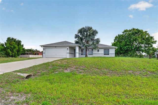 827 SW 29th TER, Cape Coral, FL 33914