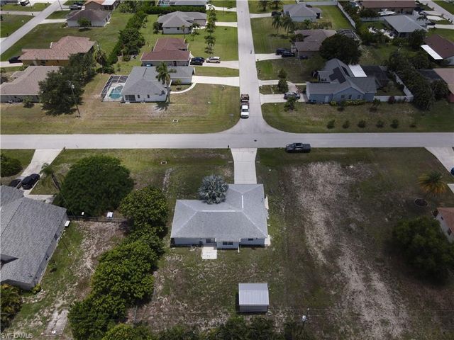 827 SW 29th TER, Cape Coral, FL 33914
