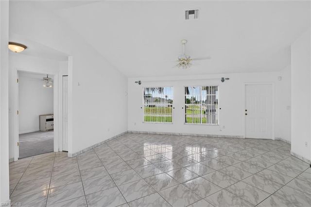 827 SW 29th TER, Cape Coral, FL 33914