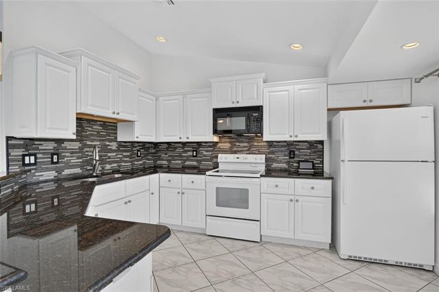 827 SW 29th TER, Cape Coral, FL 33914