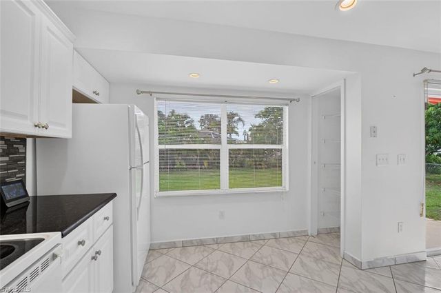 827 SW 29th TER, Cape Coral, FL 33914
