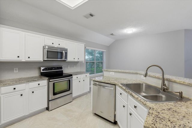 22028 Knights Cove Drive, Kingwood, TX 77339