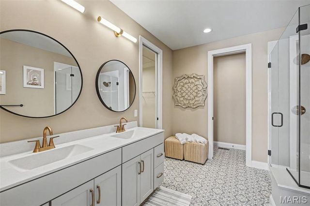 312 Summer Glen Lane, St Charles, MO 63301