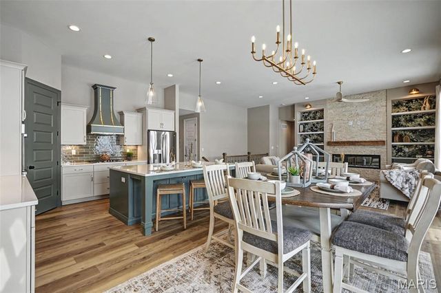 312 Summer Glen Lane, St Charles, MO 63301