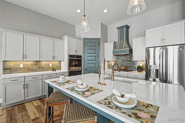 312 Summer Glen Lane, St Charles, MO 63301