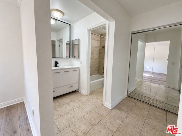 333 Burchett Street 111, Glendale, CA 91203