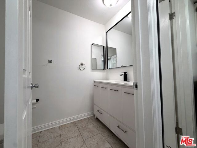 333 Burchett Street 111, Glendale, CA 91203