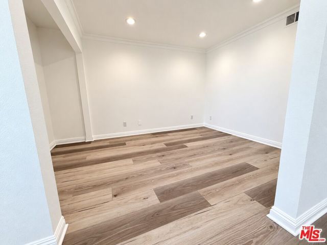 333 Burchett Street 111, Glendale, CA 91203