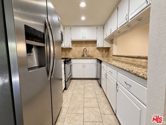 333 Burchett Street 111, Glendale, CA 91203