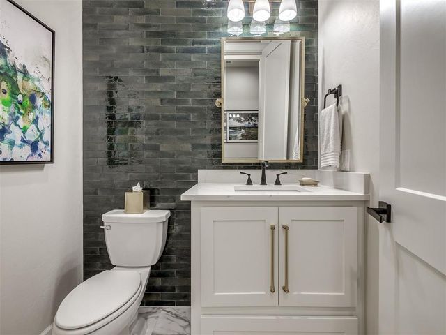 365 Saint Claire Drive, Edmond, OK 73025