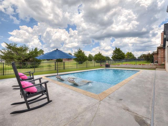 365 Saint Claire Drive, Edmond, OK 73025
