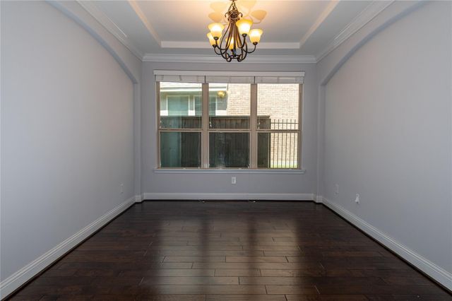 7 Whispering Thicket Place, Tomball, TX 77375