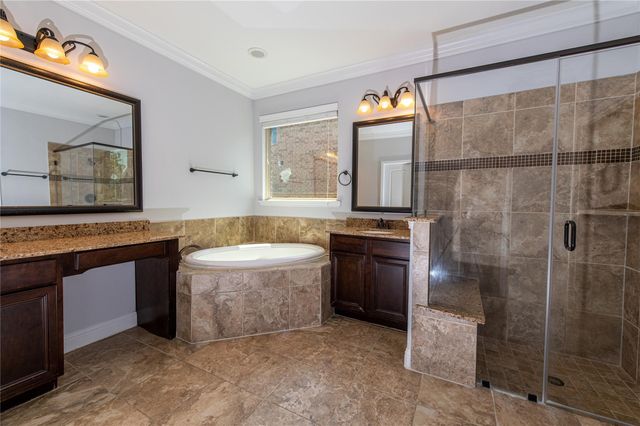 7 Whispering Thicket Place, Tomball, TX 77375