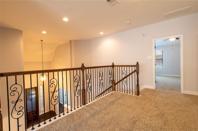 7 Whispering Thicket Place, Tomball, TX 77375
