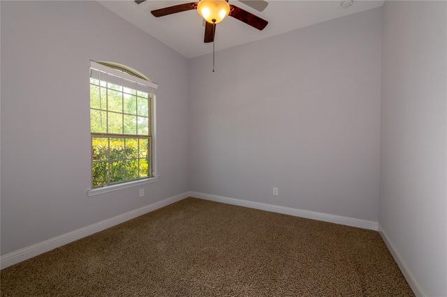 7 Whispering Thicket Place, Tomball, TX 77375
