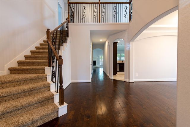 7 Whispering Thicket Place, Tomball, TX 77375
