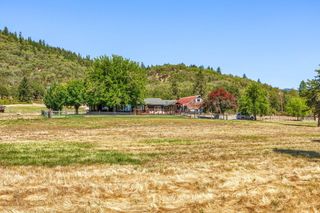 2575 E Evans Creek Road, Rogue River, OR 97537