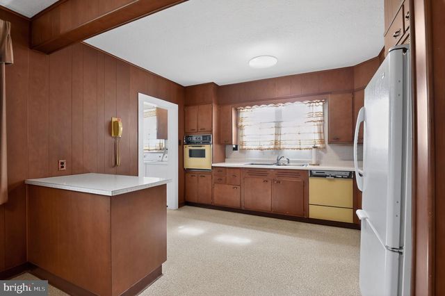 112 W PACIFIC AVE, Minotola, NJ 08341