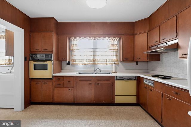 112 W PACIFIC AVE, Minotola, NJ 08341