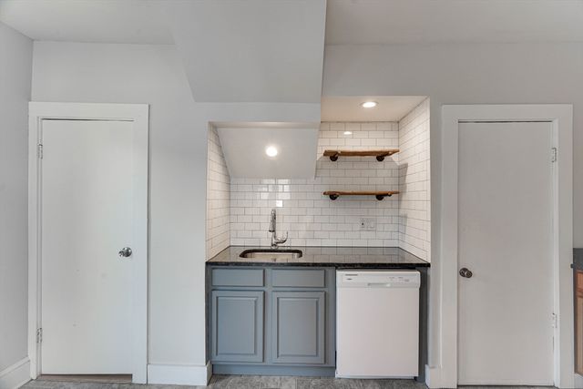 14 Wheatland St. 2, Salem, MA 01970