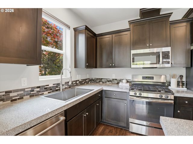 21797 Sw BERKSHIRE Ter, Sherwood, OR 97140