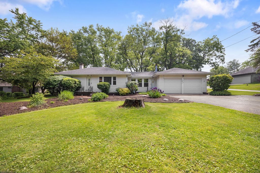 Image 1 of property listing at 4N285 Lafox Road, St. Charles, IL 60175