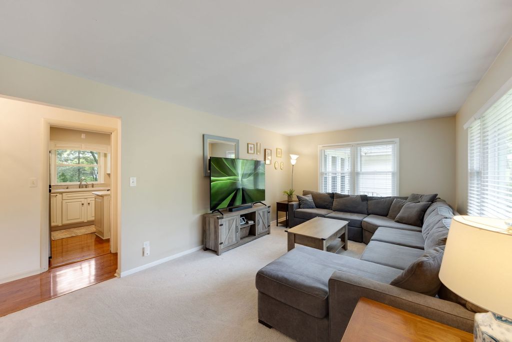 Image 3 of property listing at 4N285 Lafox Road, St. Charles, IL 60175