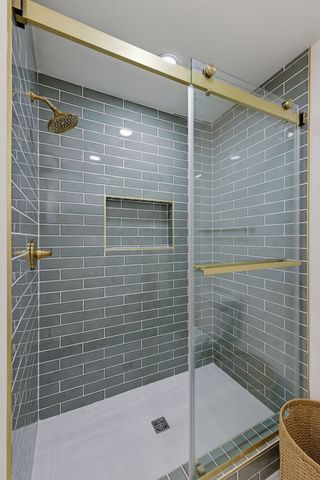 4011 Brookside Dr, Columbia, TN 38401