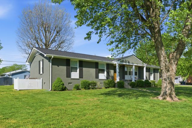 4011 Brookside Dr, Columbia, TN 38401