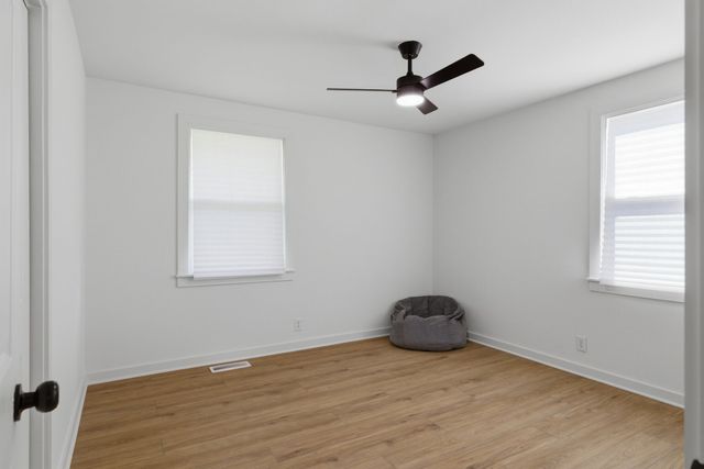 4011 Brookside Dr, Columbia, TN 38401