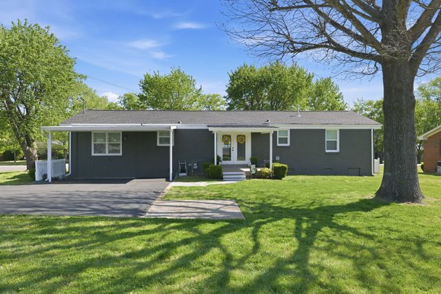 4011 Brookside Dr, Columbia, TN 38401